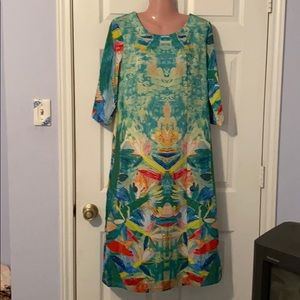 Beautifully colored colum dress. Size M